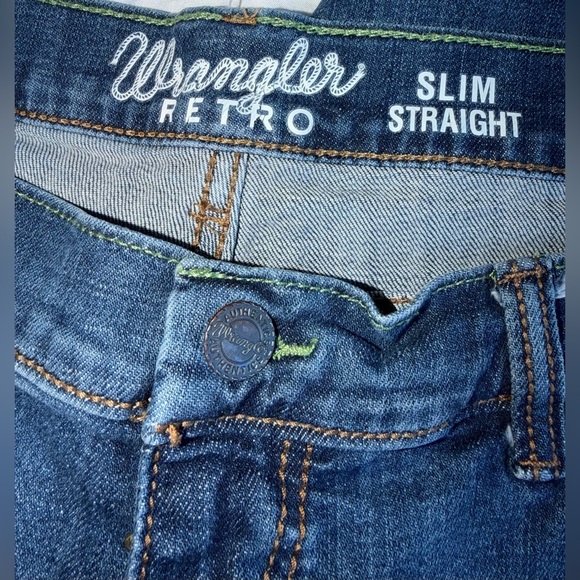 Wrangler Retro Slim Straight Blue Jeans - Picture 9 of 10